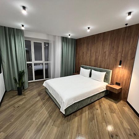Люкс Апартаменти Район Автовокзалу В Жкарена Та Жк Great House Поблизу Обласноі Лікарні Rivne Bagian luar foto