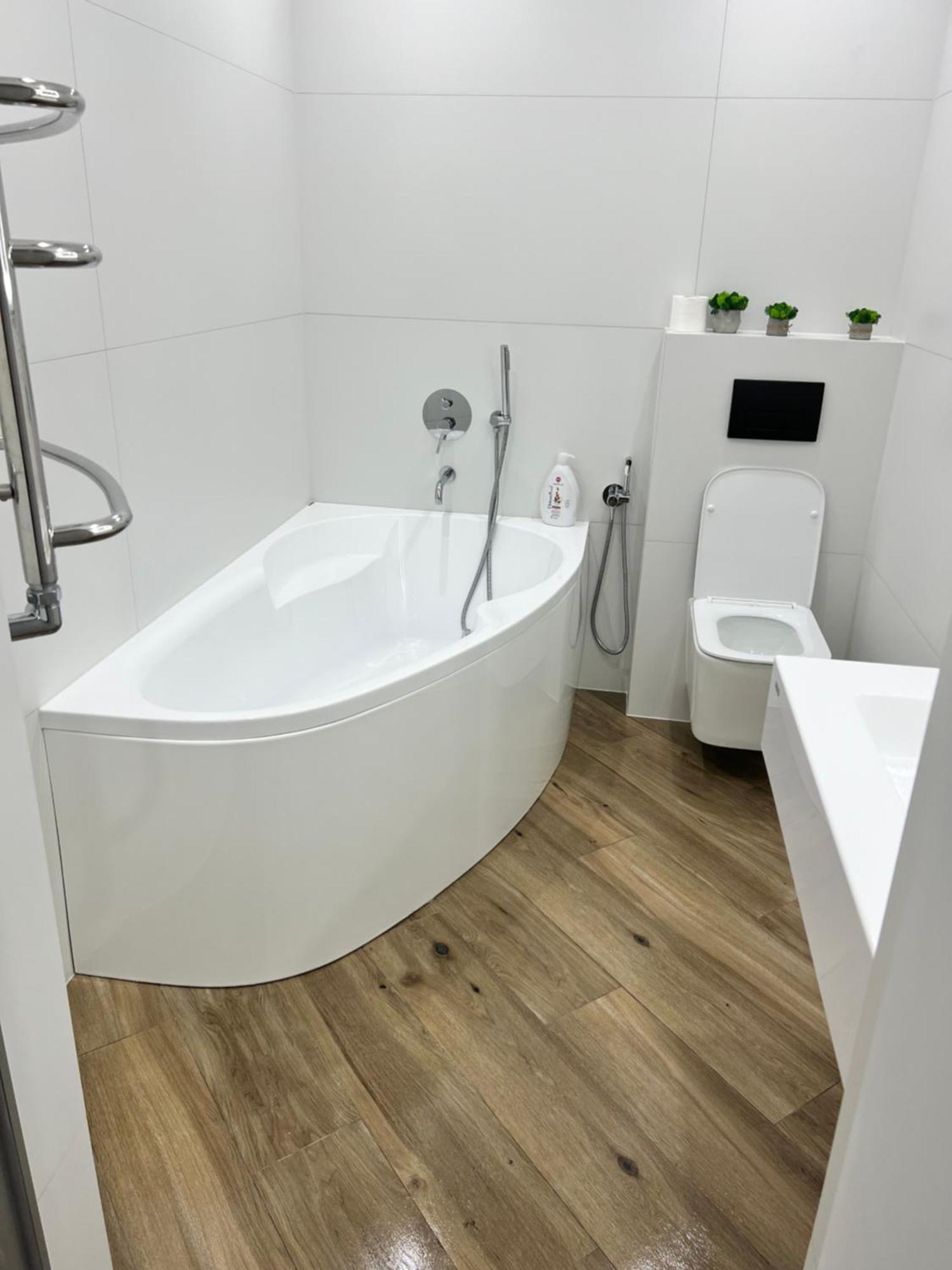 Люкс Апартаменти Район Автовокзалу В Жкарена Та Жк Great House Поблизу Обласноі Лікарні Rivne Bagian luar foto