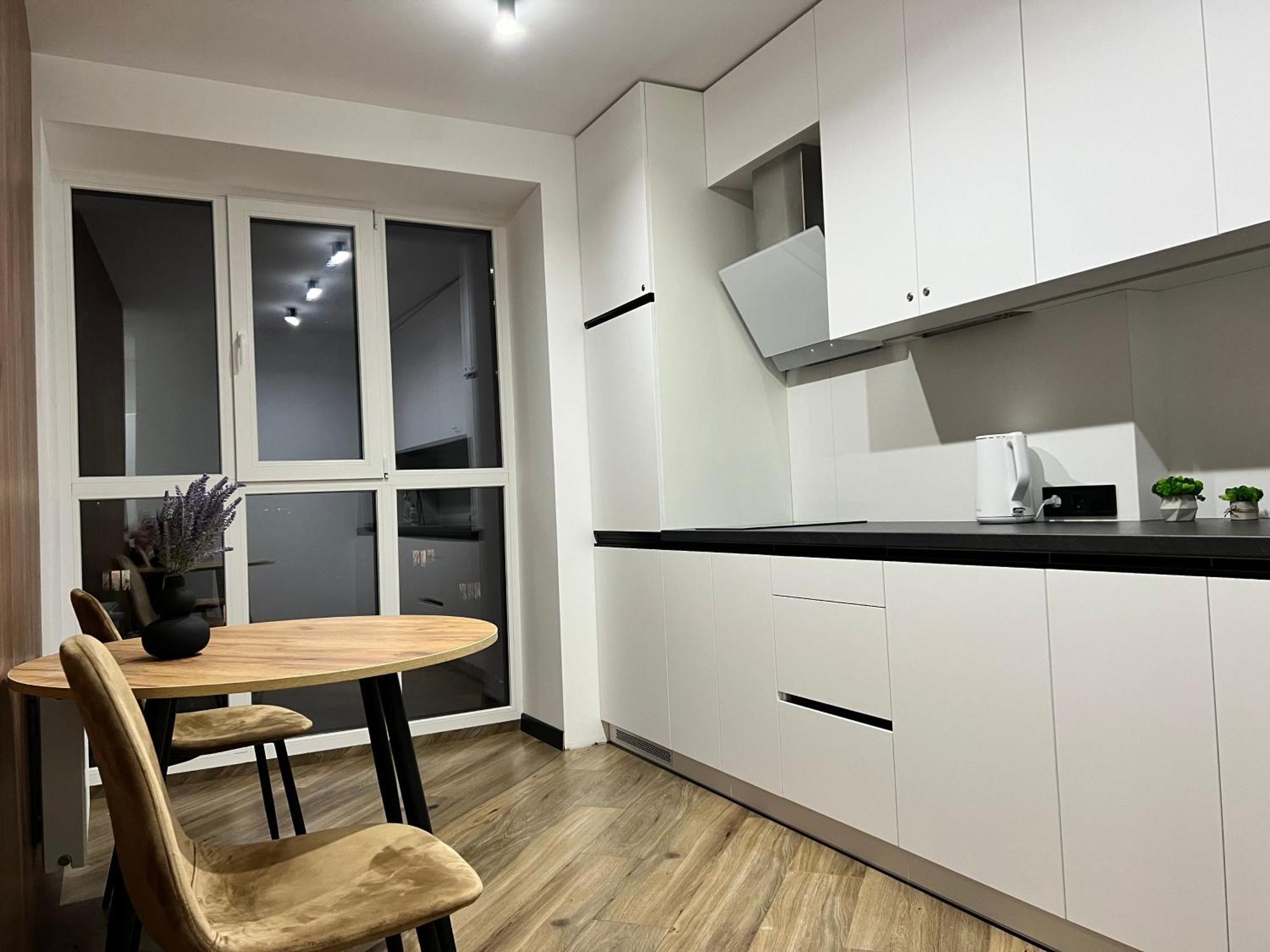 Люкс Апартаменти Район Автовокзалу В Жкарена Та Жк Great House Поблизу Обласноі Лікарні Rivne Bagian luar foto