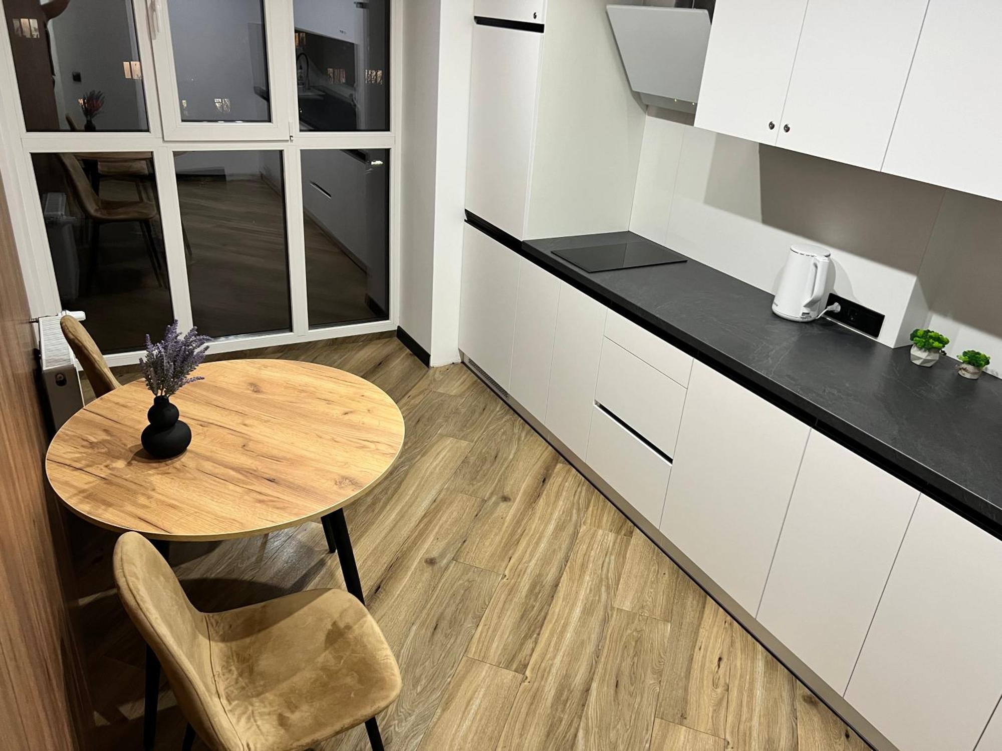 Люкс Апартаменти Район Автовокзалу В Жкарена Та Жк Great House Поблизу Обласноі Лікарні Rivne Bagian luar foto